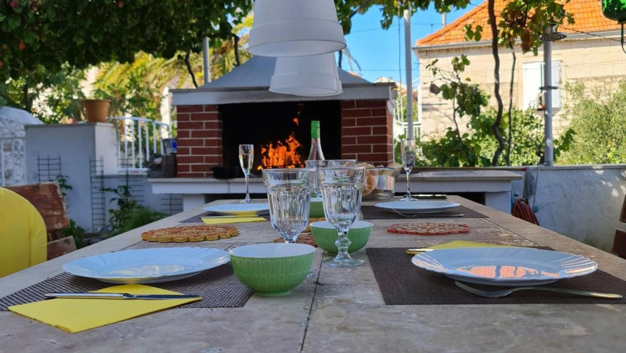 Guesthouse Lidija Сутиван Екстериор снимка
