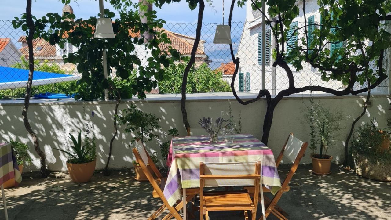 Guesthouse Lidija Сутиван Екстериор снимка