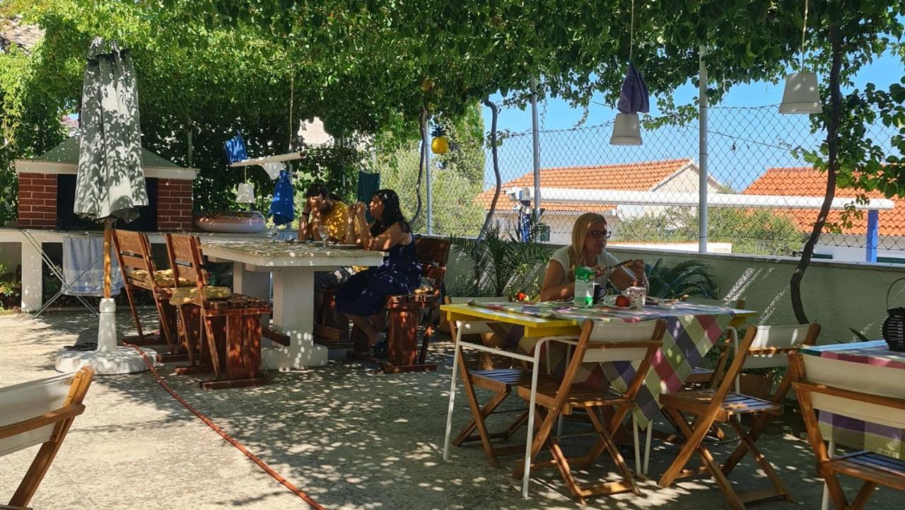 Guesthouse Lidija Сутиван Екстериор снимка