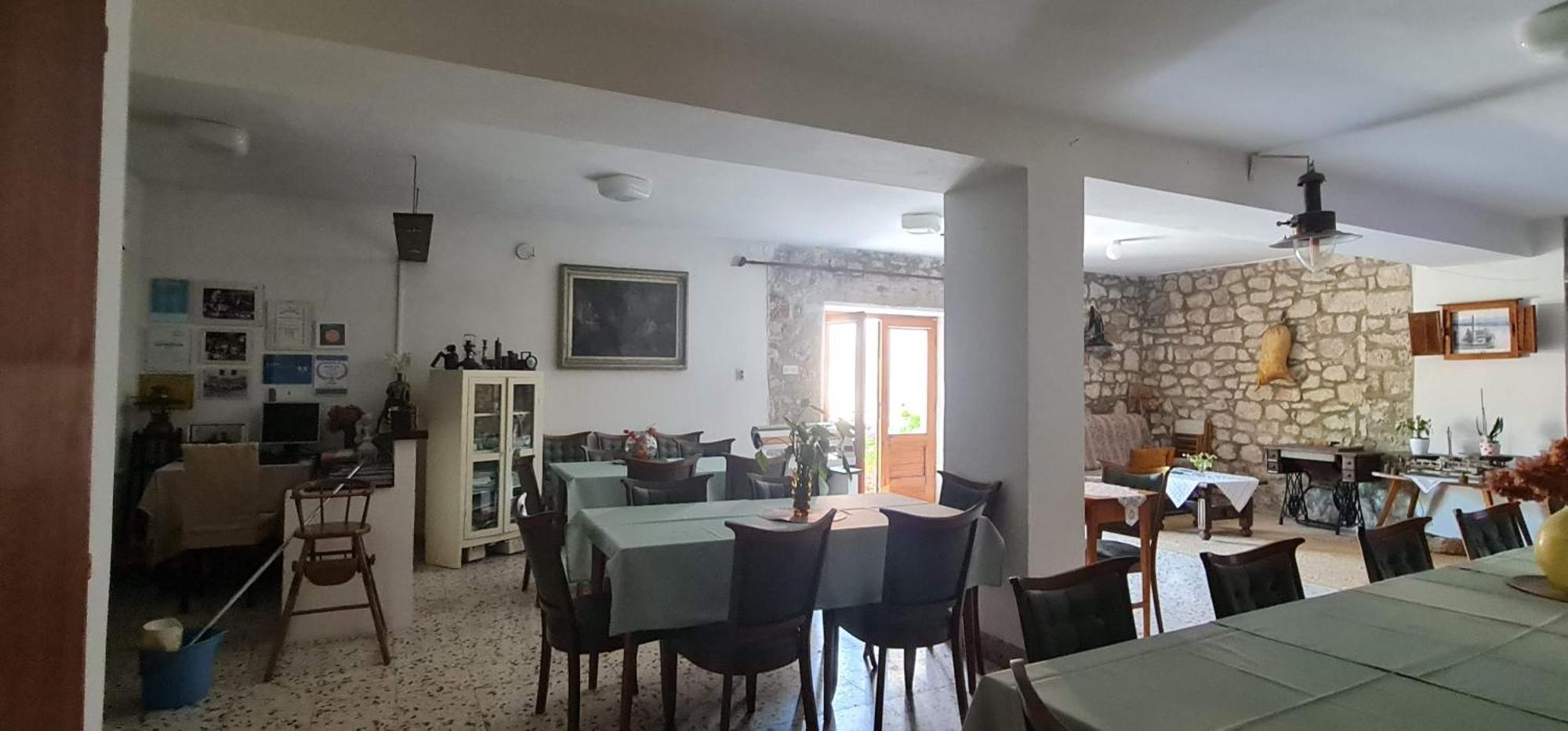 Guesthouse Lidija Сутиван Екстериор снимка