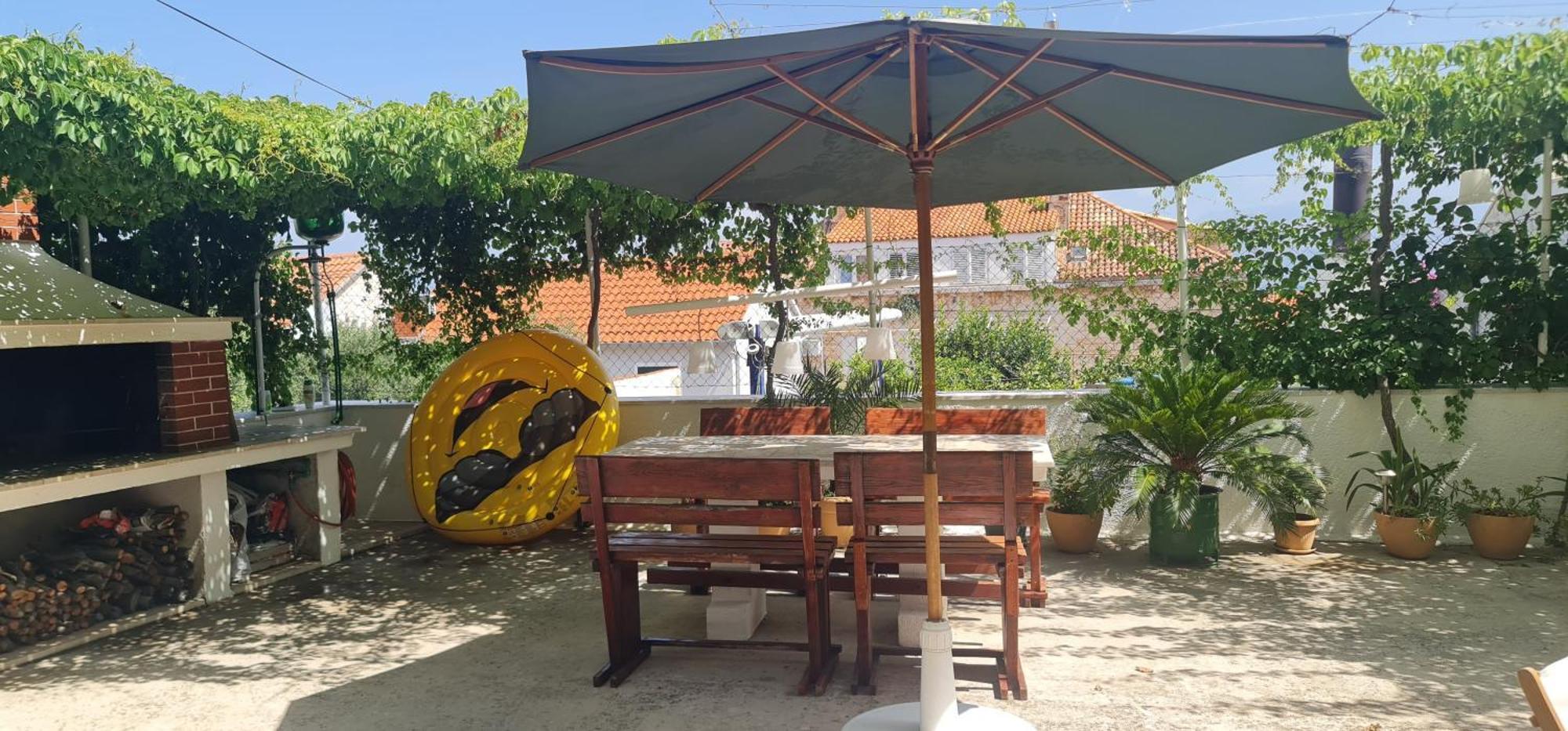 Guesthouse Lidija Сутиван Екстериор снимка